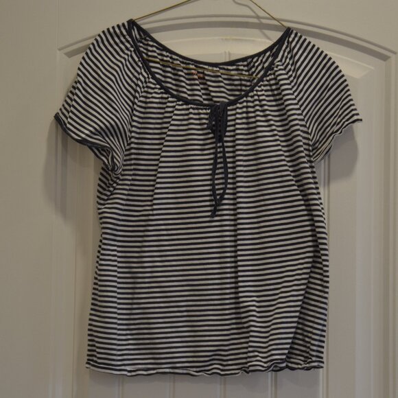 Joe Fresh Black and white t-shirt - Picture 1 of 3